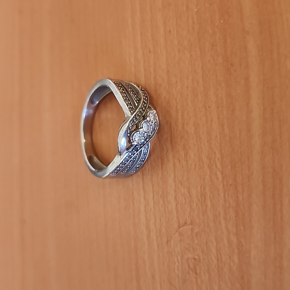 Women silver ring